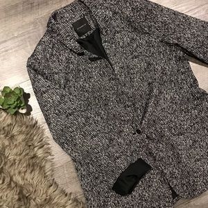 DYNAMITE Black and White patterned blazer - XL
